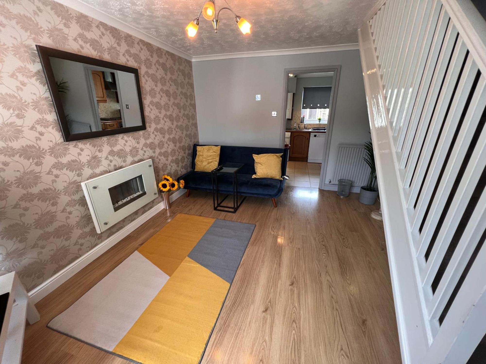 Contractors Or Family House - M1 Nottingham - Ikea Retail Park - Catkin Drive - 2 Bed Home With Driveway, Private Garden, Sleeps 4 - Tv'S In All Rooms Giltbrook Экстерьер фото
