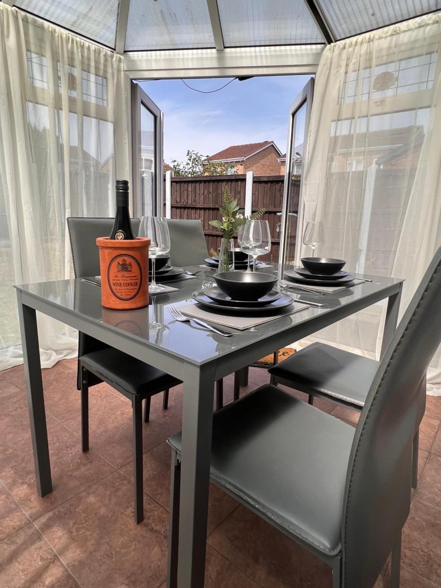 Contractors Or Family House - M1 Nottingham - Ikea Retail Park - Catkin Drive - 2 Bed Home With Driveway, Private Garden, Sleeps 4 - Tv'S In All Rooms Giltbrook Экстерьер фото